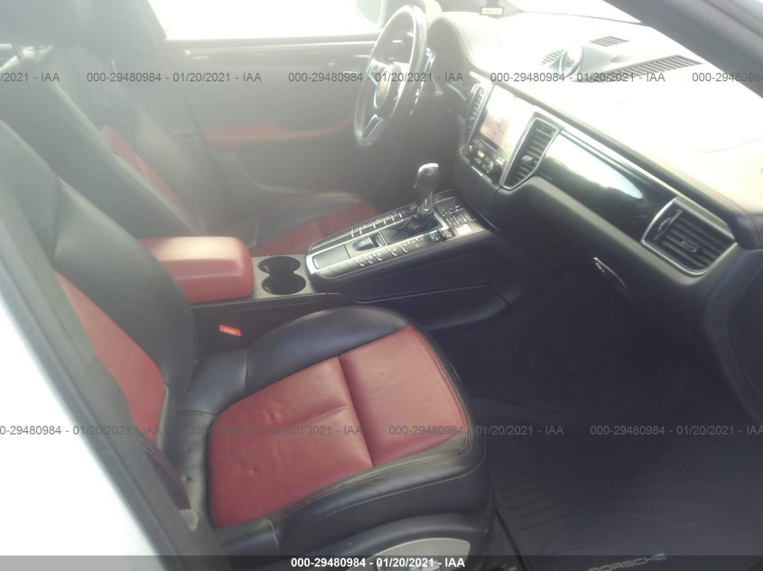PORSCHE MACAN WP1AA2A5XHLB08383