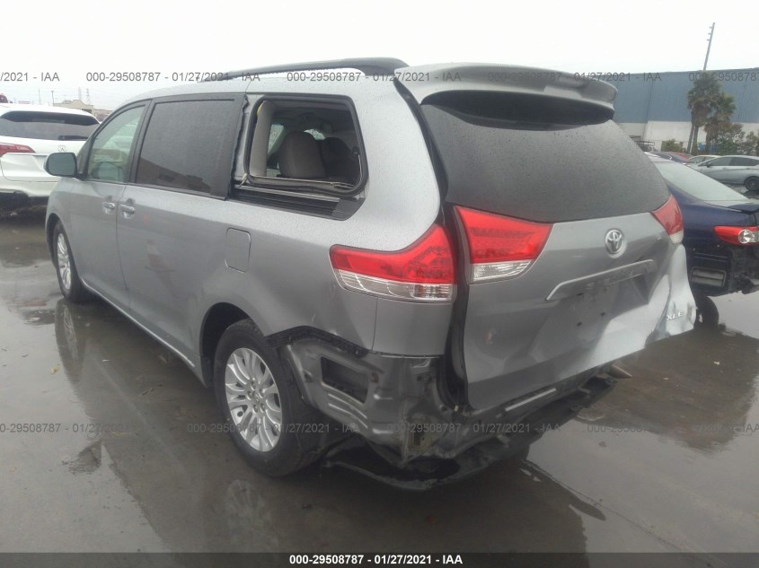 TOYOTA SIENNA 5TDYK3DC3CS238509