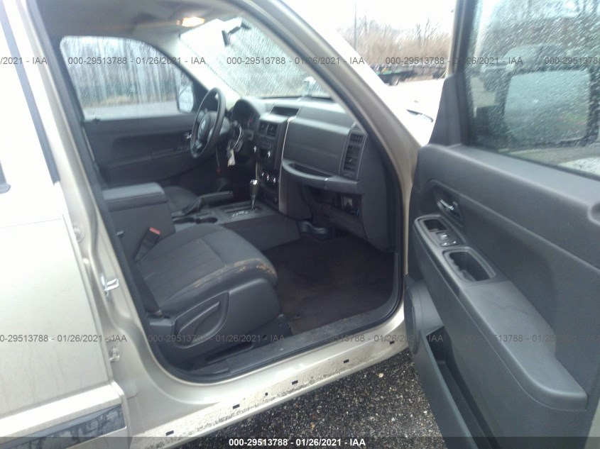 JEEP LIBERTY 1J4PP2GK0BW521128