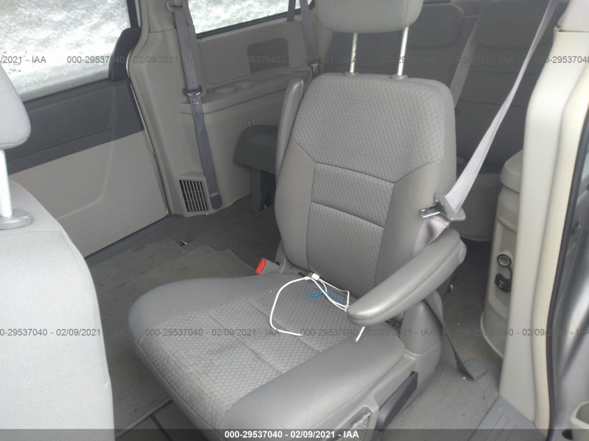 CHRYSLER TOWN & COUNTRY 2A4RR5D13AR260326