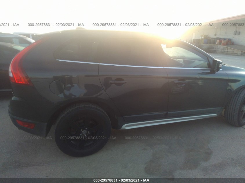 VOLVO XC60 YV4982DZ3A2059101
