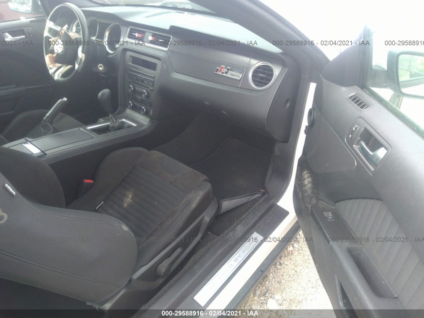 FORD MUSTANG 1ZVBP8CU9C5244560