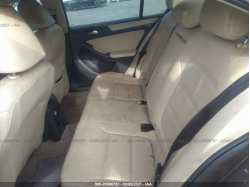 VOLKSWAGEN JETTA SEDAN 3VWDX7AJ7BM348419