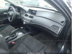 HONDA ACCORD SDN 1HGCP2F30AA117211