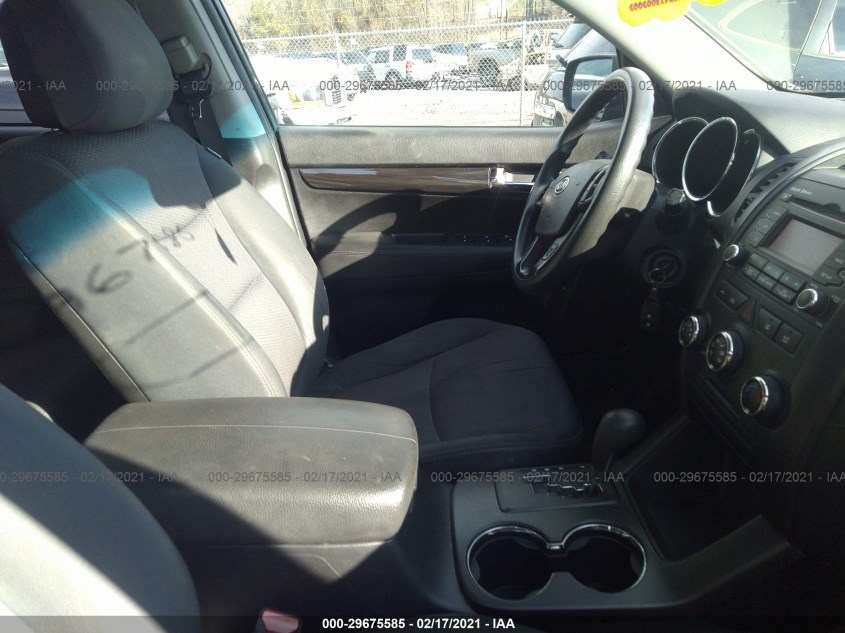 KIA SORENTO 5XYKT4A24BG109226