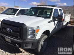 Ford F-350 Super Duty 4x4 Utility Truck 1FT8W3B67BEBXXXXX