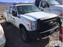Ford F-350 Super Duty 4x4 Utility Truck 1FT8W3B67BEBXXXXX
