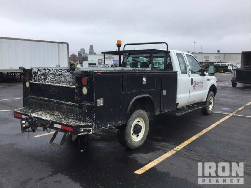 Ford F350 4x4 XL Ext Cab 4x4 S/A Utility Truck 1FDSX35L2YED35053