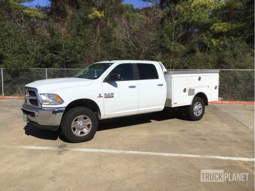 Ram 2500 Heavy Duty 4x4 Crew Cab Utility Truck 3C6UR5JLXJG2XXXXX