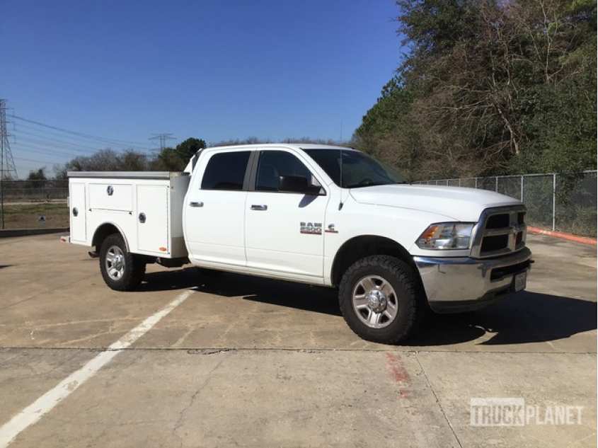 Ram 2500 Heavy Duty 4x4 Crew Cab Utility Truck 3C6UR5JLXJG2XXXXX