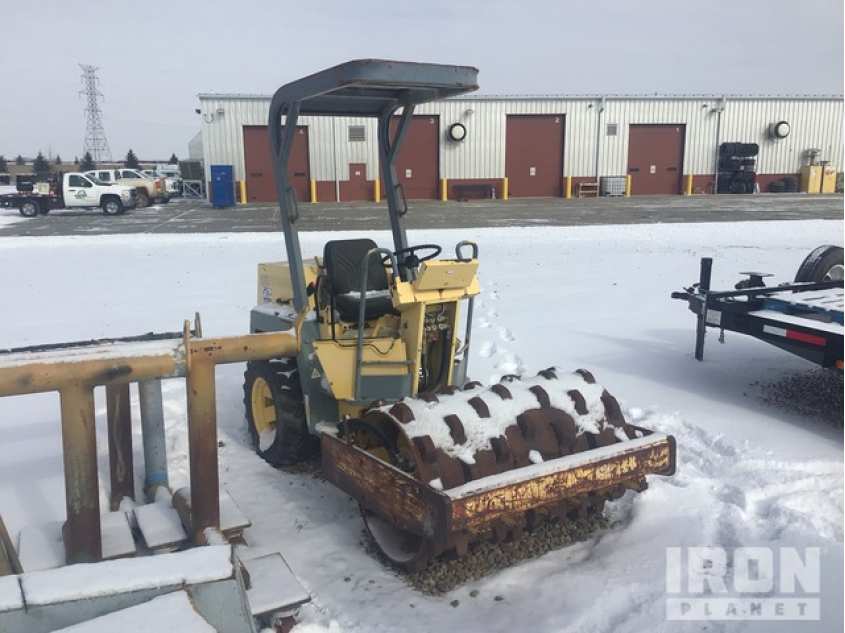 Bomag BW122PD Single Drum Compactor 