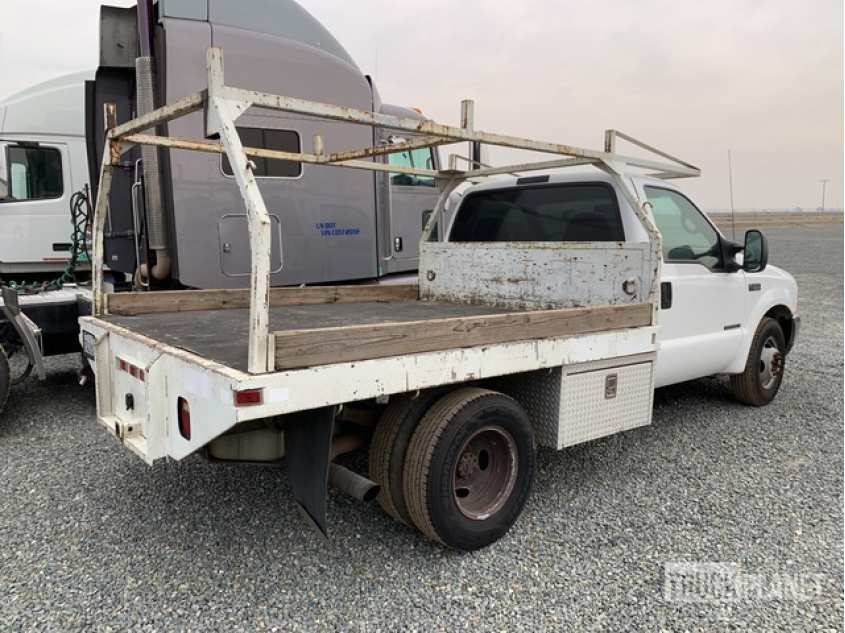 Ford F-350 Super Duty 4x2 S/A Flatbed Truck 1FDWF36F52EA20266