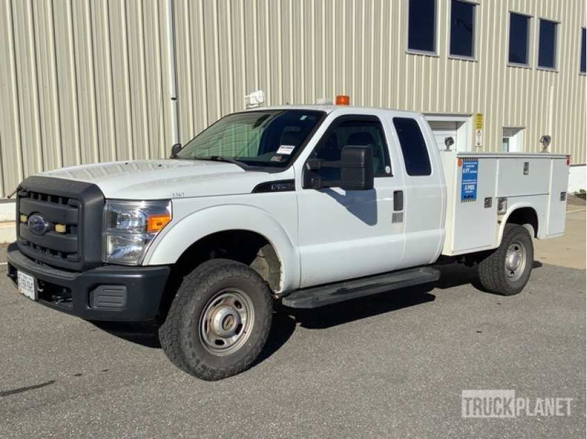 Ford F-250 XL Super Duty 4x4 Utility Truck 1FD7X2B69CEC72864