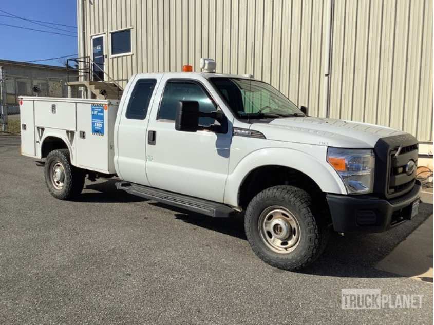 Ford F-250 XL Super Duty 4x4 Utility Truck 1FD7X2B69CEC72864