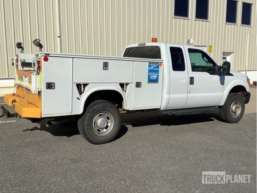 Ford F-250 XL Super Duty 4x4 Utility Truck 1FD7X2B69CEC72864