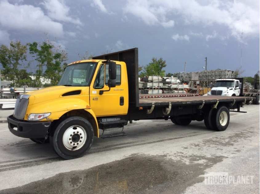 International 4300 S/A Flatbed Truck 1HTMMAAMX7H382940